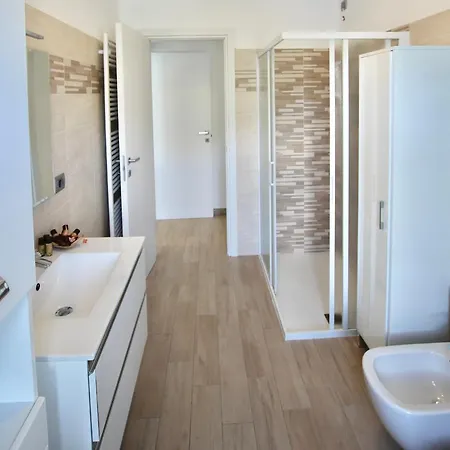 Infinity Luxury 公寓 勒泽诺